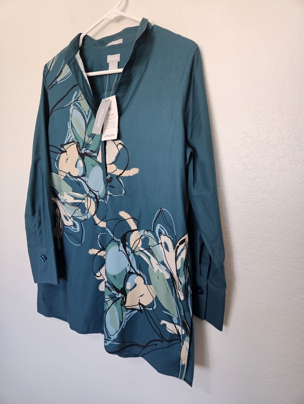 NWT Chicos | No Iron Stretch Tunic Urban Wildflower Teal Floral Top Womens 8 Med - Picture 2 of 6